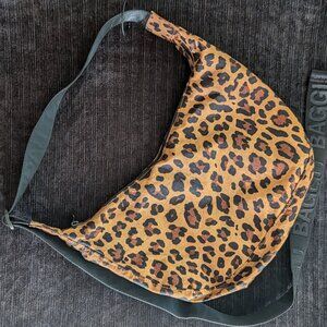 Medium leopard baggu